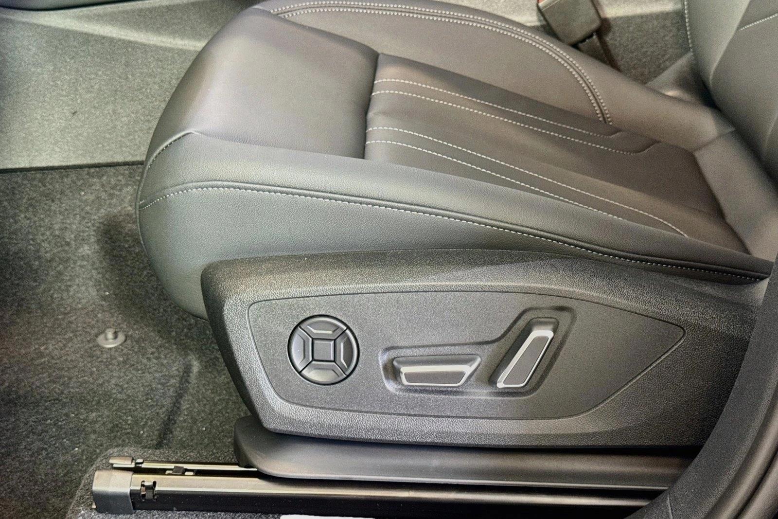 Thumbnail: 2026 Audi Q3 - 5