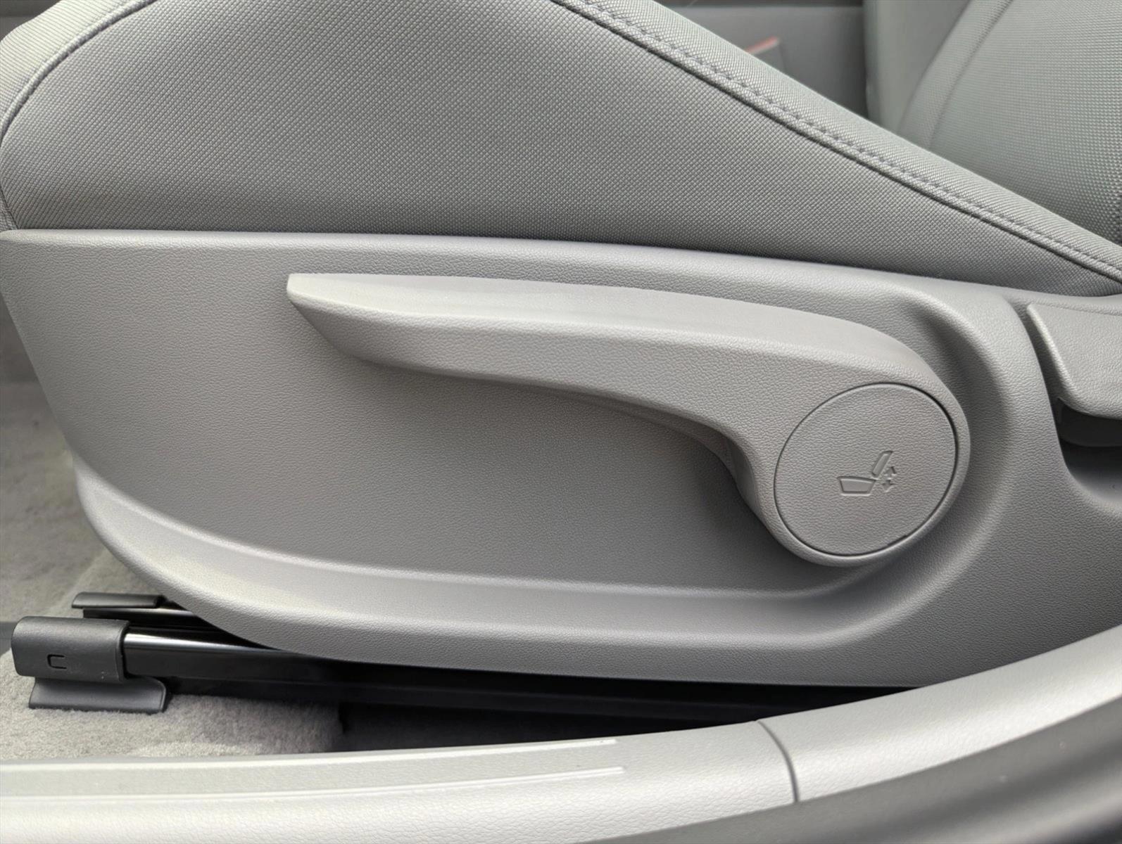 Thumbnail: 2026 Hyundai Elantra - 4