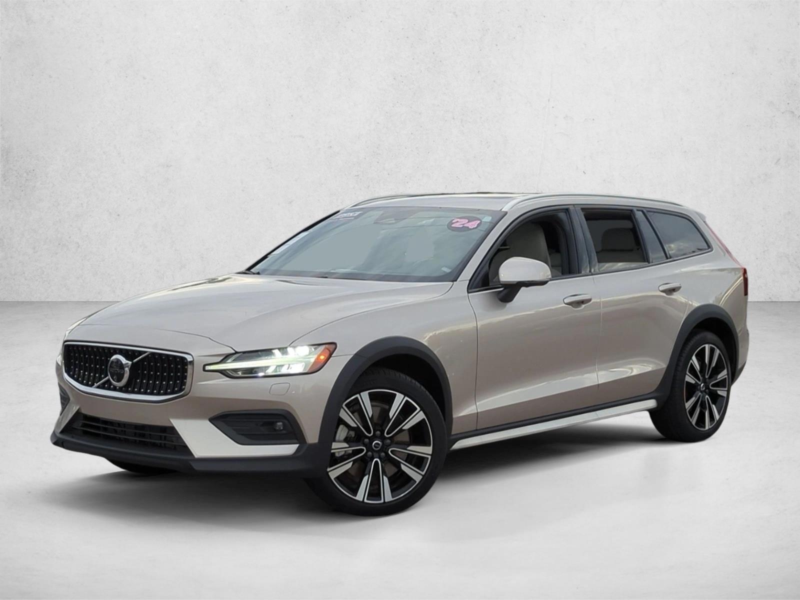 Thumbnail: 2024 Volvo V60 - 1