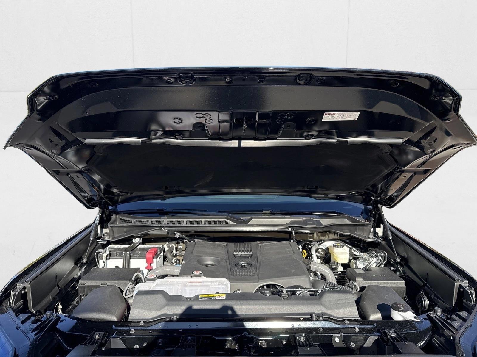 2025 Toyota Tundra SR5 - Photo 17