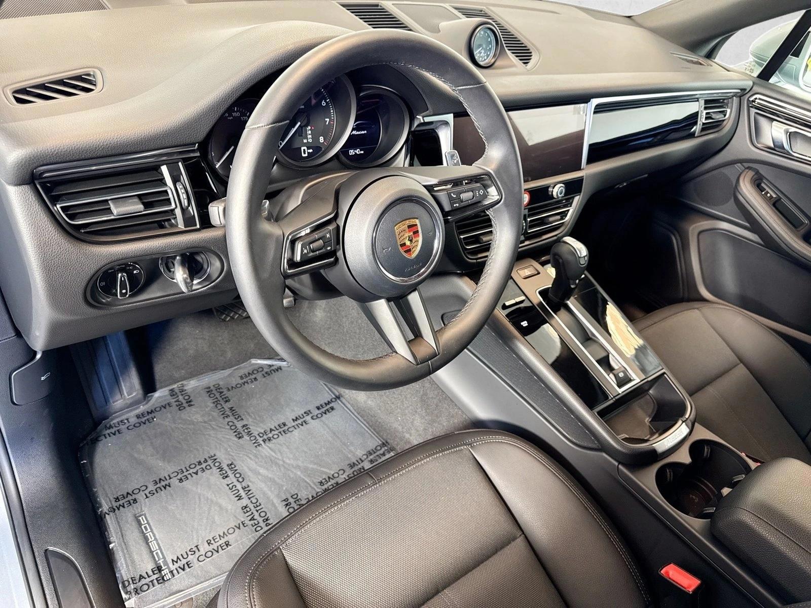 Thumbnail: 2026 Porsche Macan - 3