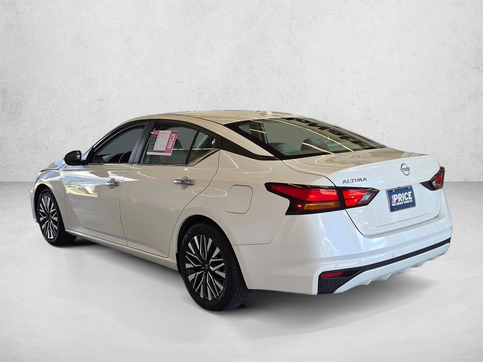2025 Nissan Altima SV - Photo 8