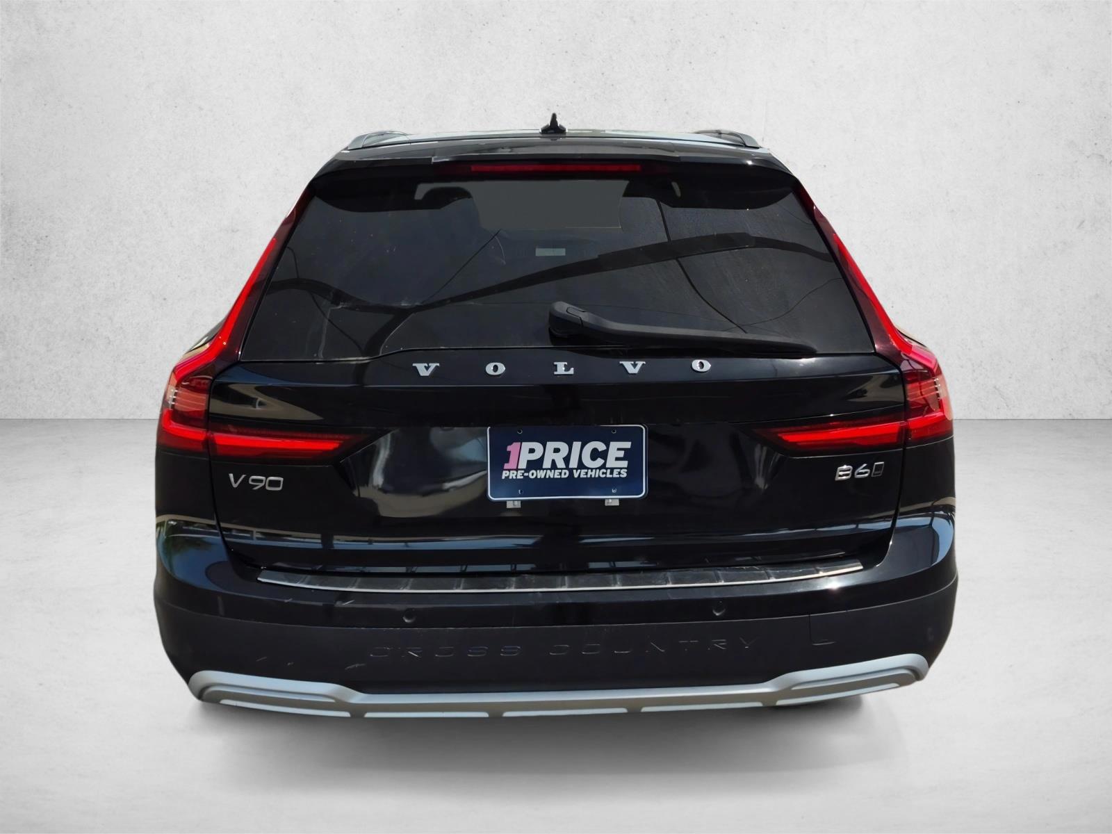 2022 Volvo V90