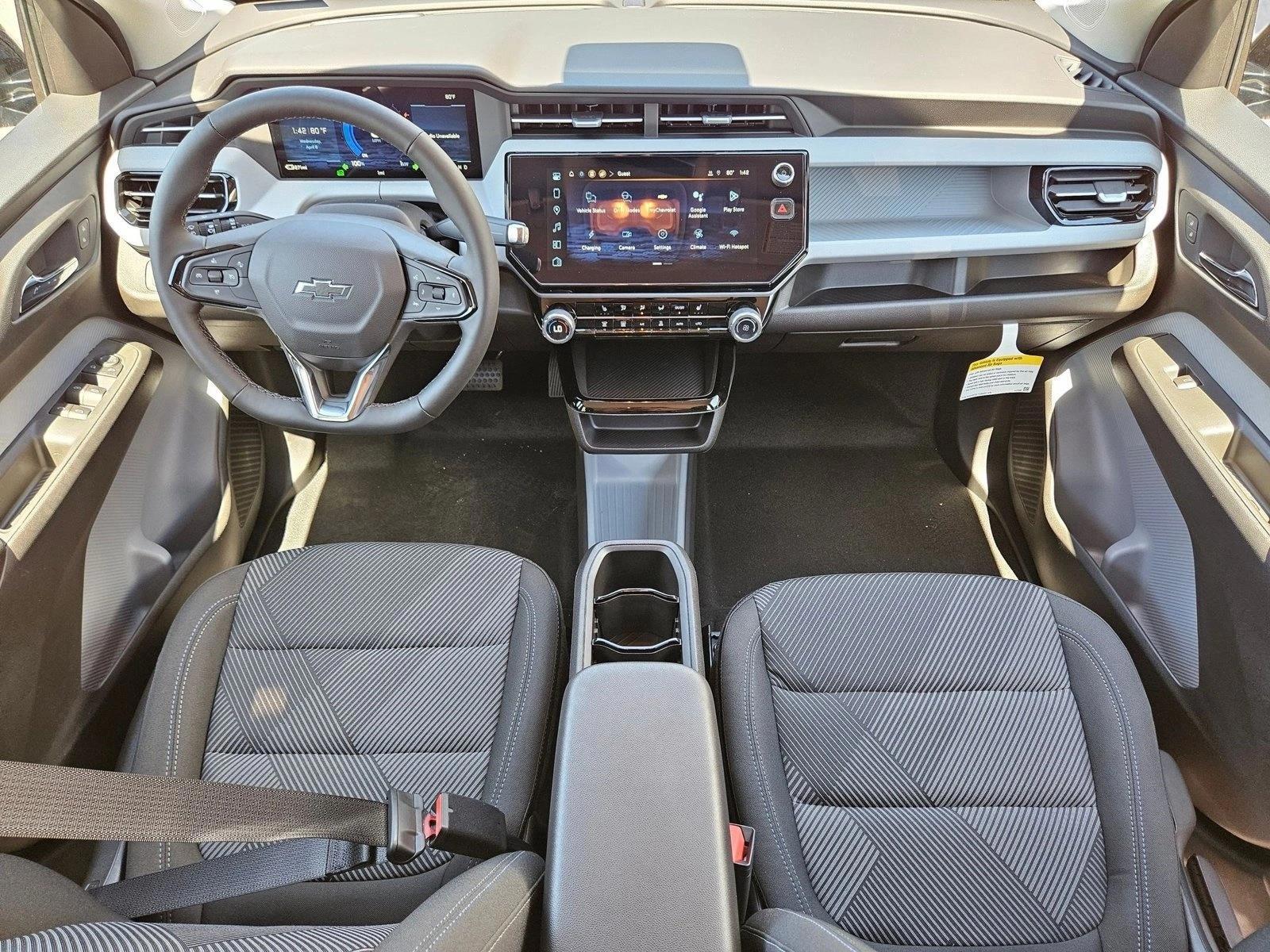 Thumbnail: 2027 Chevrolet Bolt EV - 3