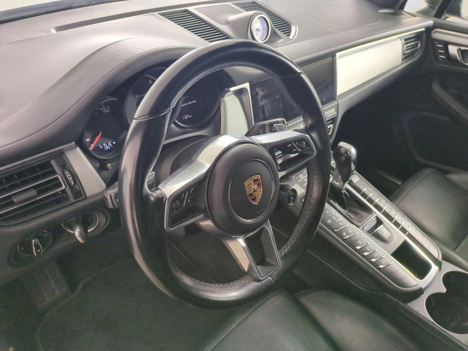 Thumbnail: 2020 Porsche Macan - 3