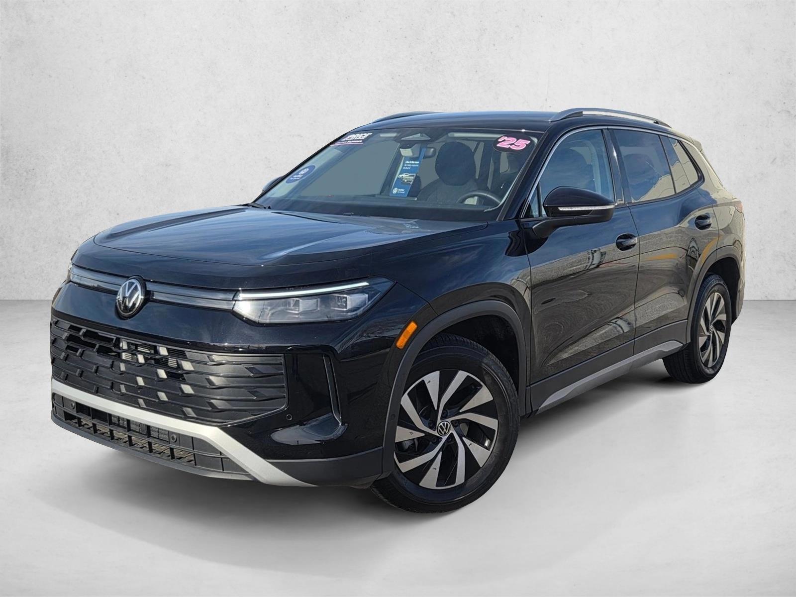 Thumbnail: 2025 Volkswagen Tiguan - 1