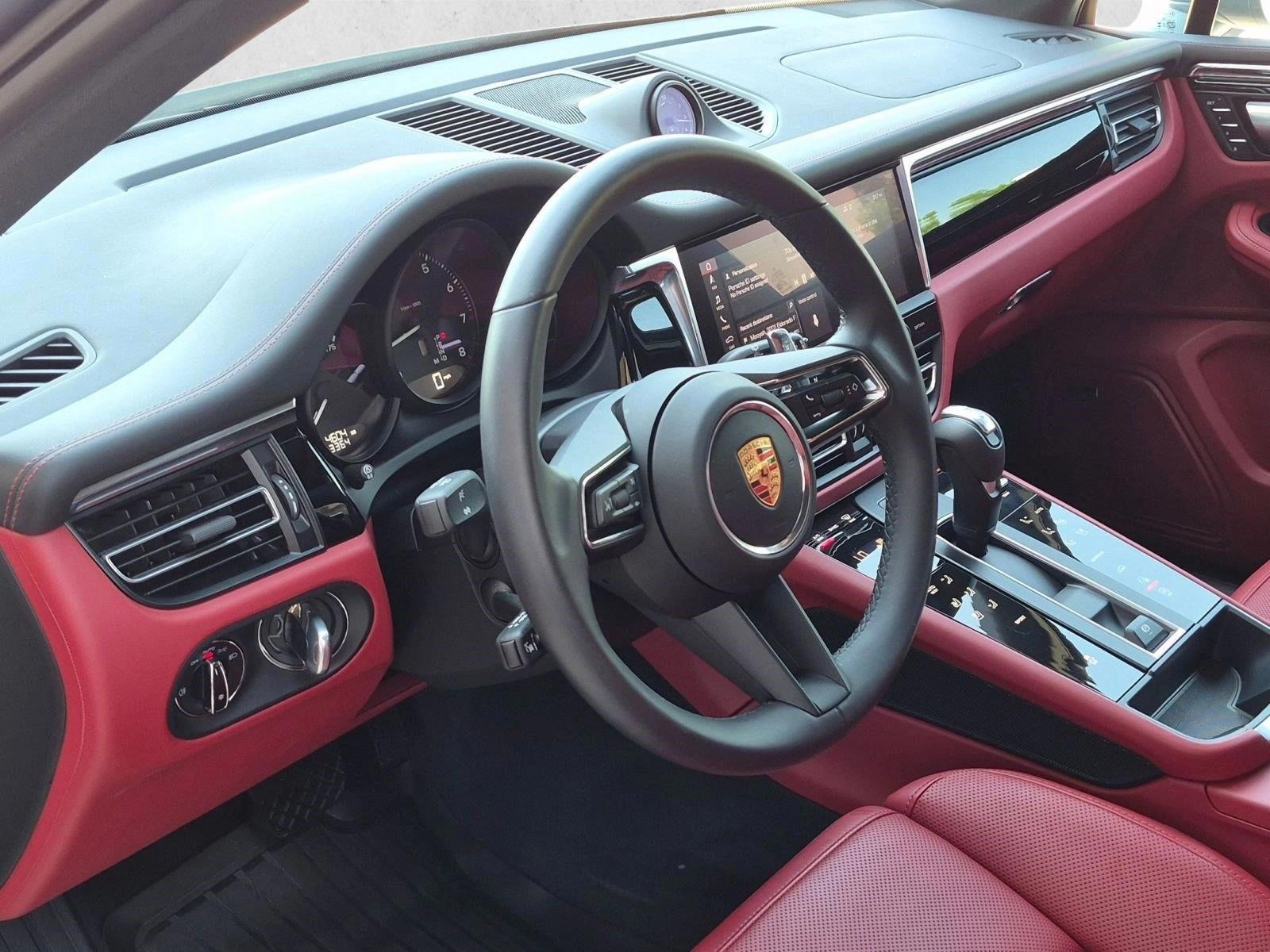 Thumbnail: 2026 Porsche Macan - 3
