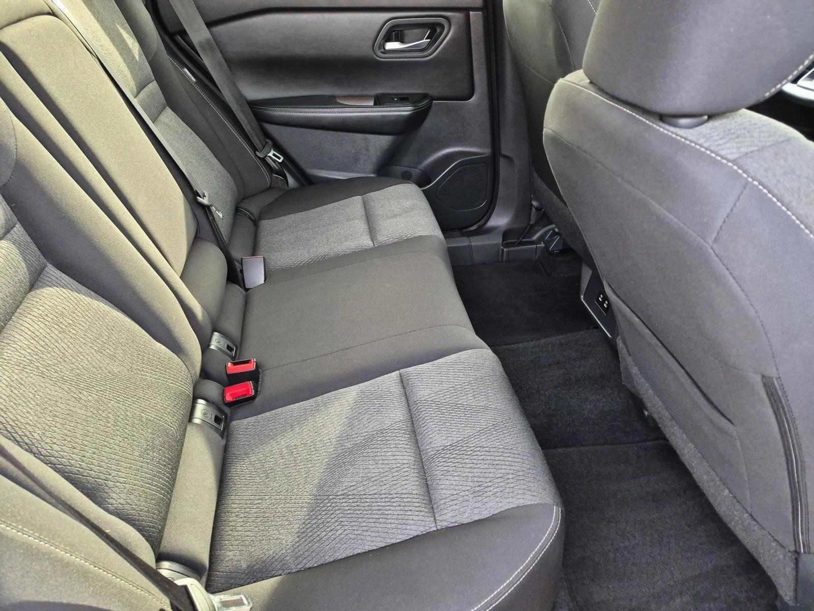 2025 Nissan Rogue SV - Photo 19
