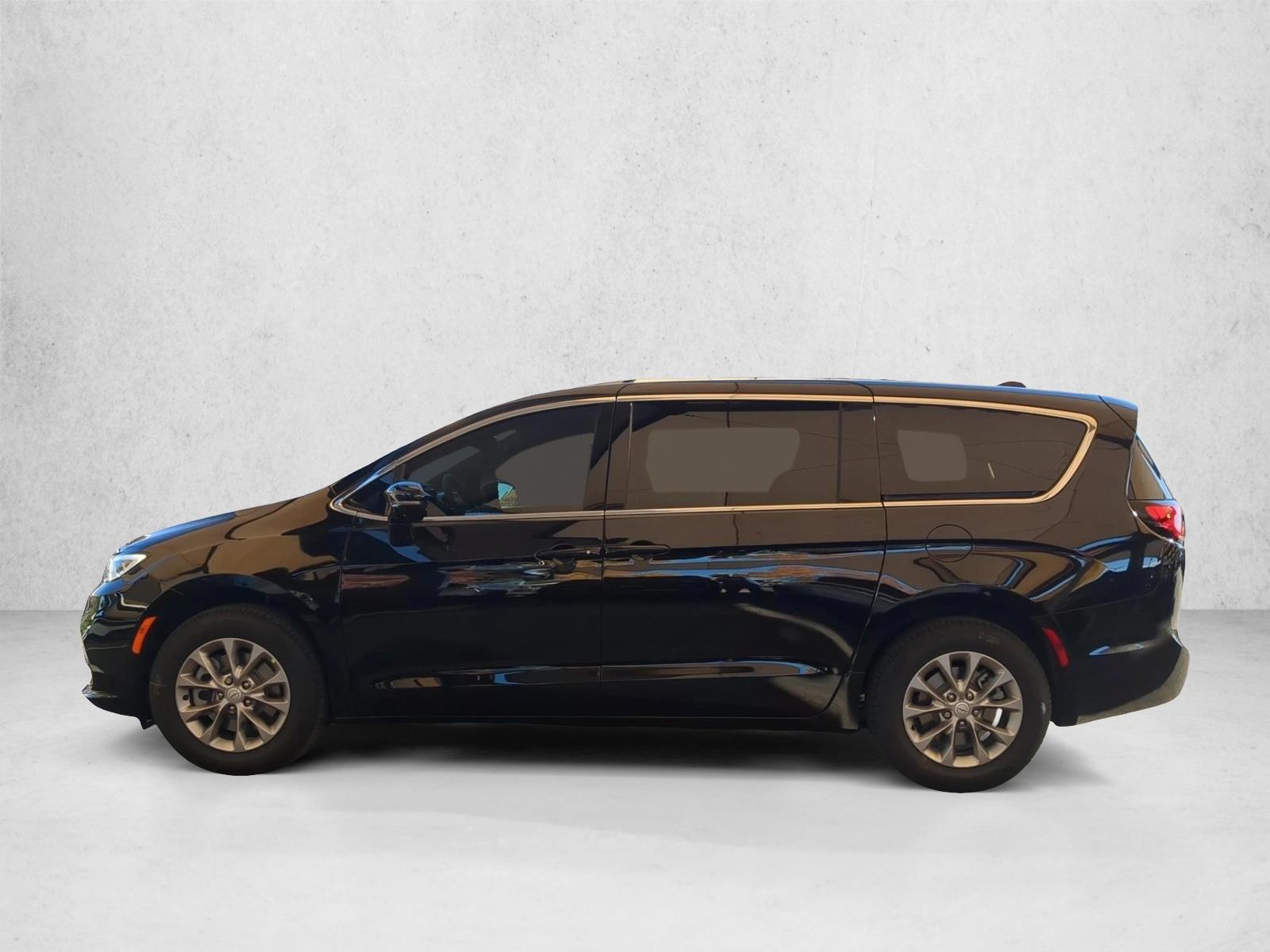 Thumbnail: 2026 Chrysler Pacifica - 2