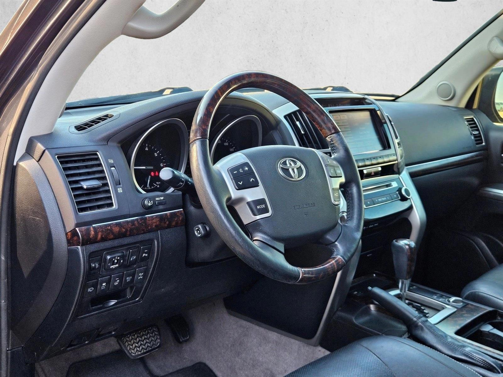Thumbnail: 2014 Toyota Land Cruiser - 2