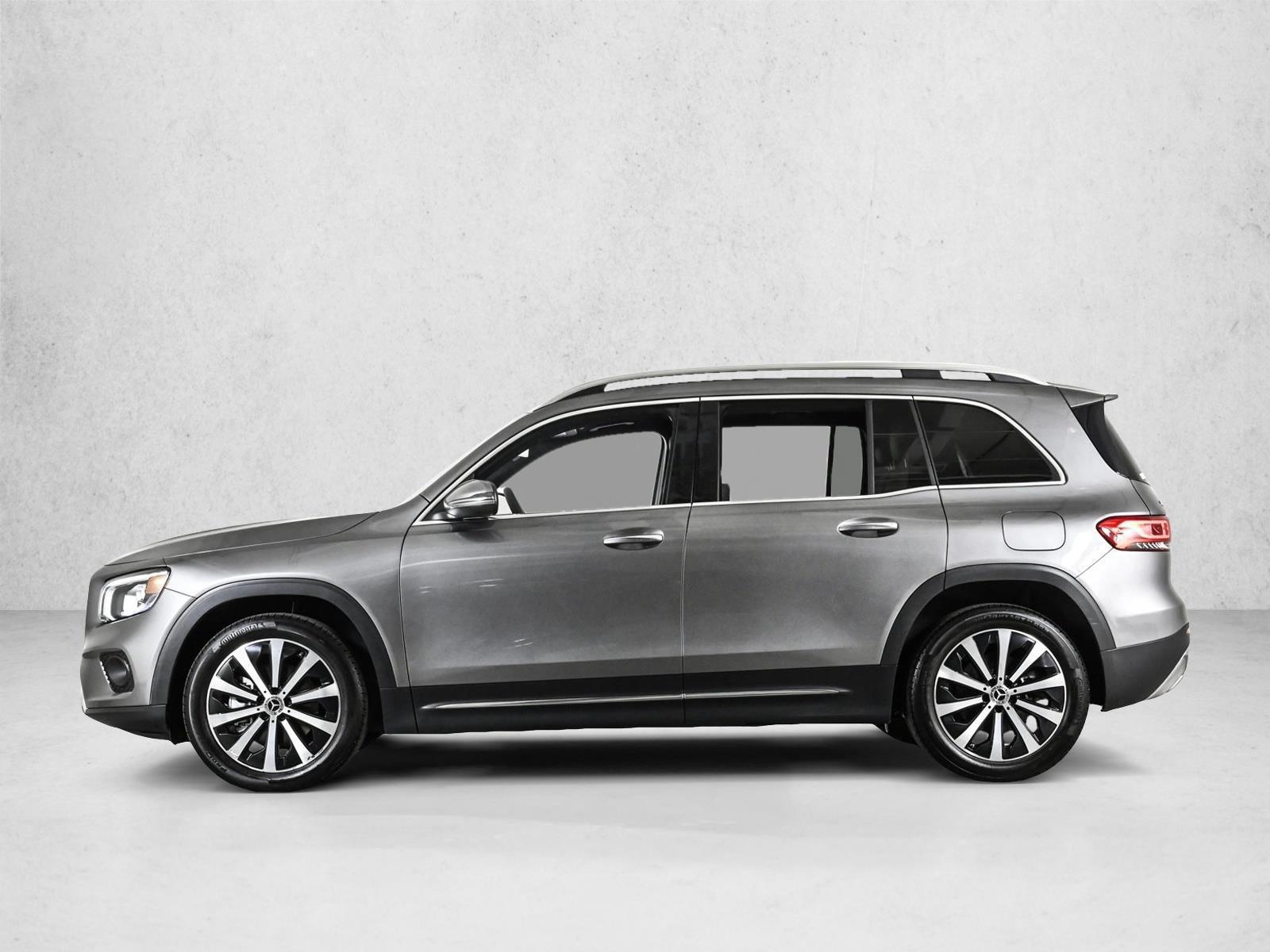 Thumbnail: 2022 Mercedes-Benz GLB - 2