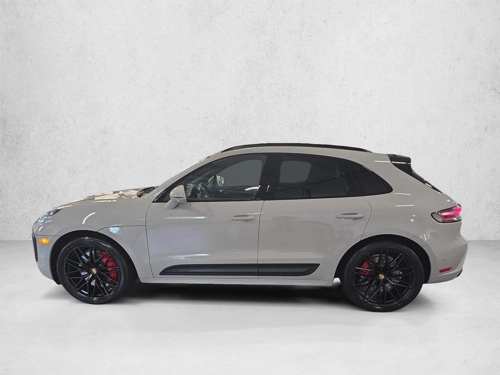 Thumbnail: 2023 Porsche Macan - 2