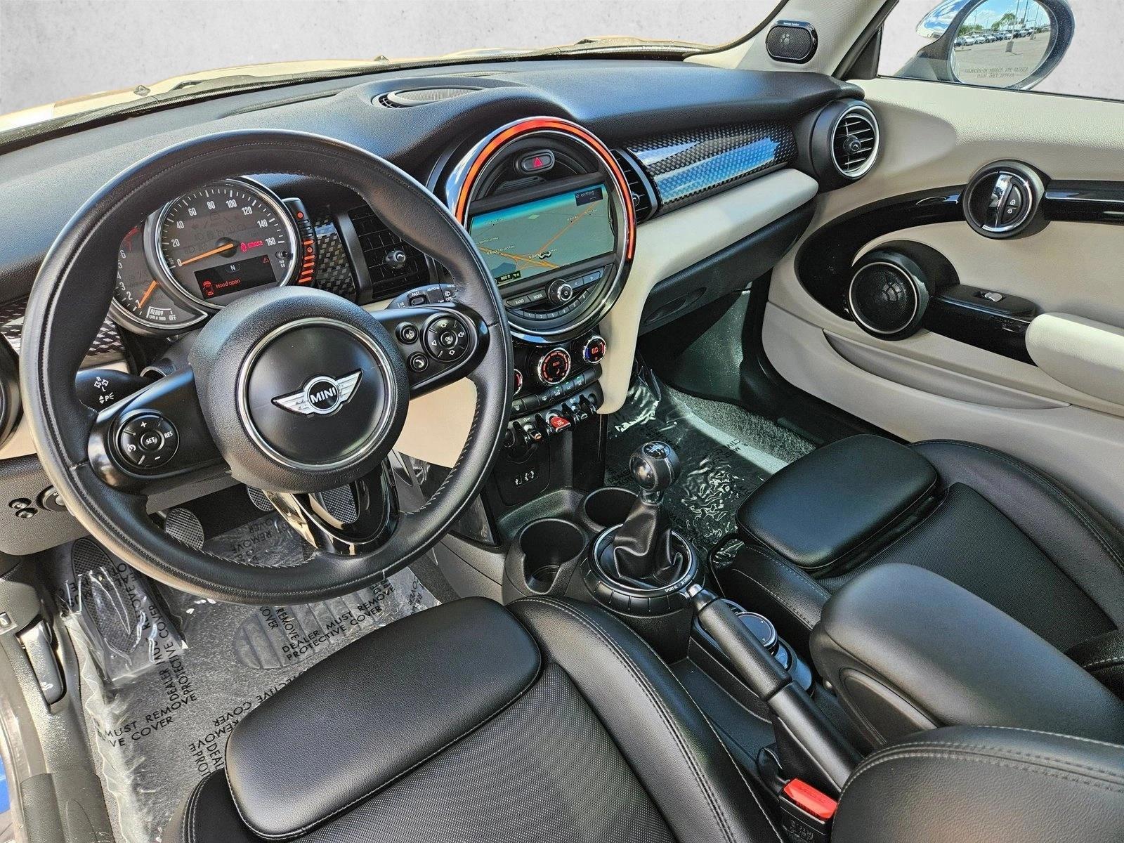 Thumbnail: 2015 MINI Cooper Hardtop - 3