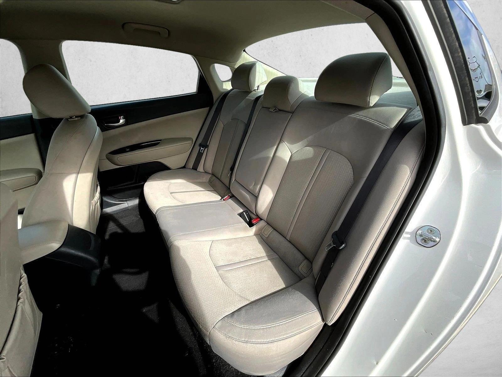 2016 Kia Optima LX - Photo 25
