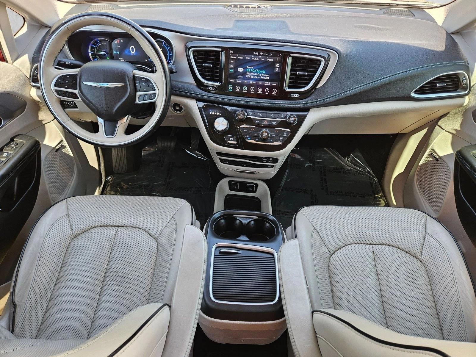 Thumbnail: 2018 Chrysler Pacifica - 4