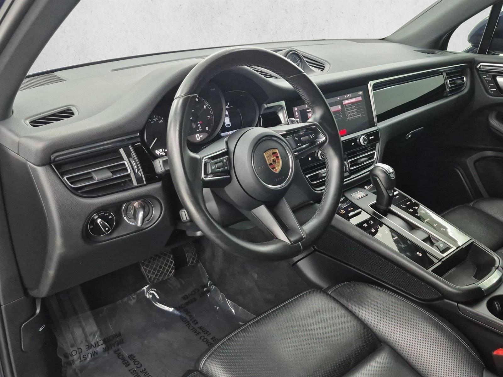 Thumbnail: 2024 Porsche Macan - 3