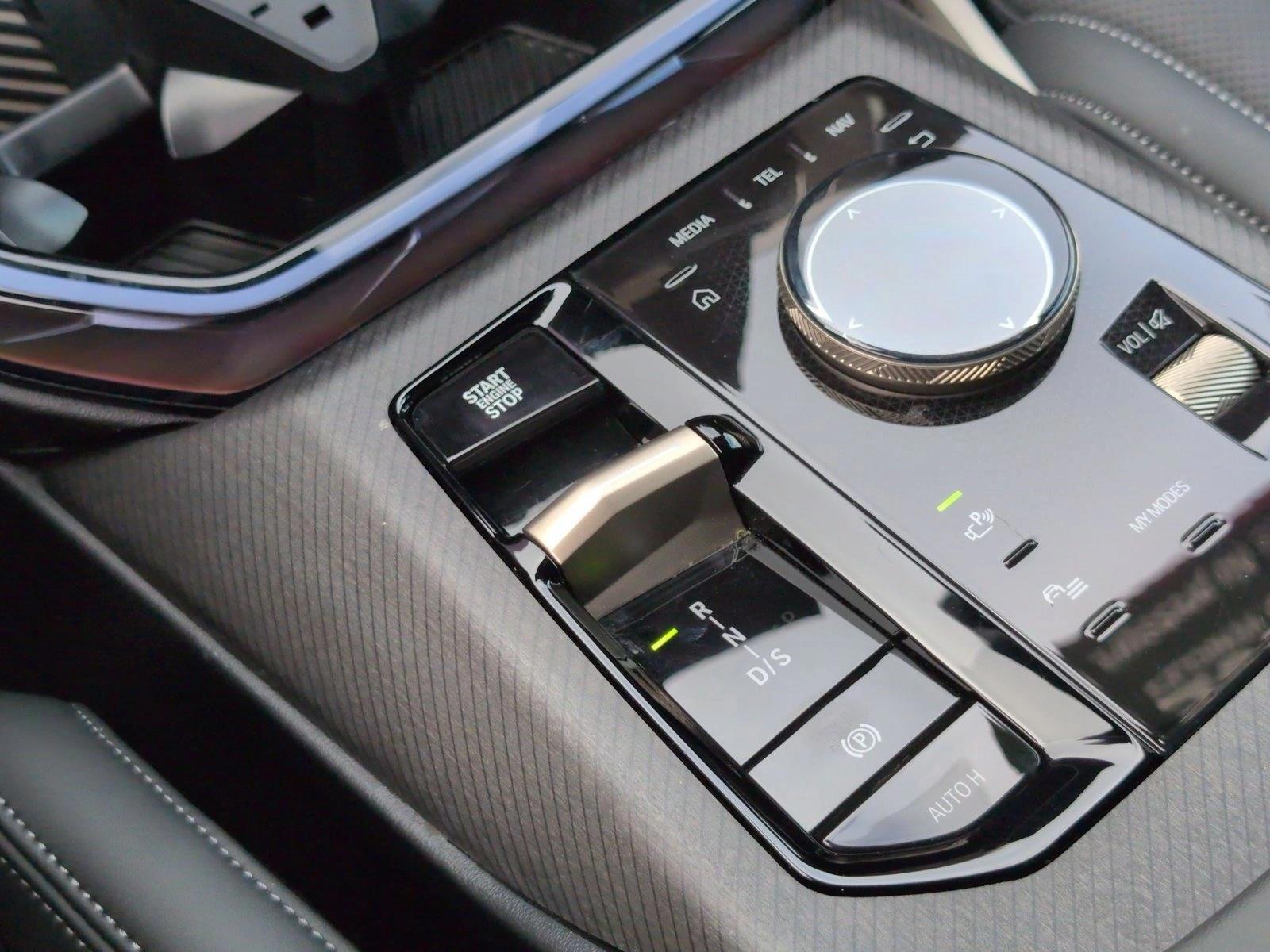 2025 BMW X3 30 - Photo 11