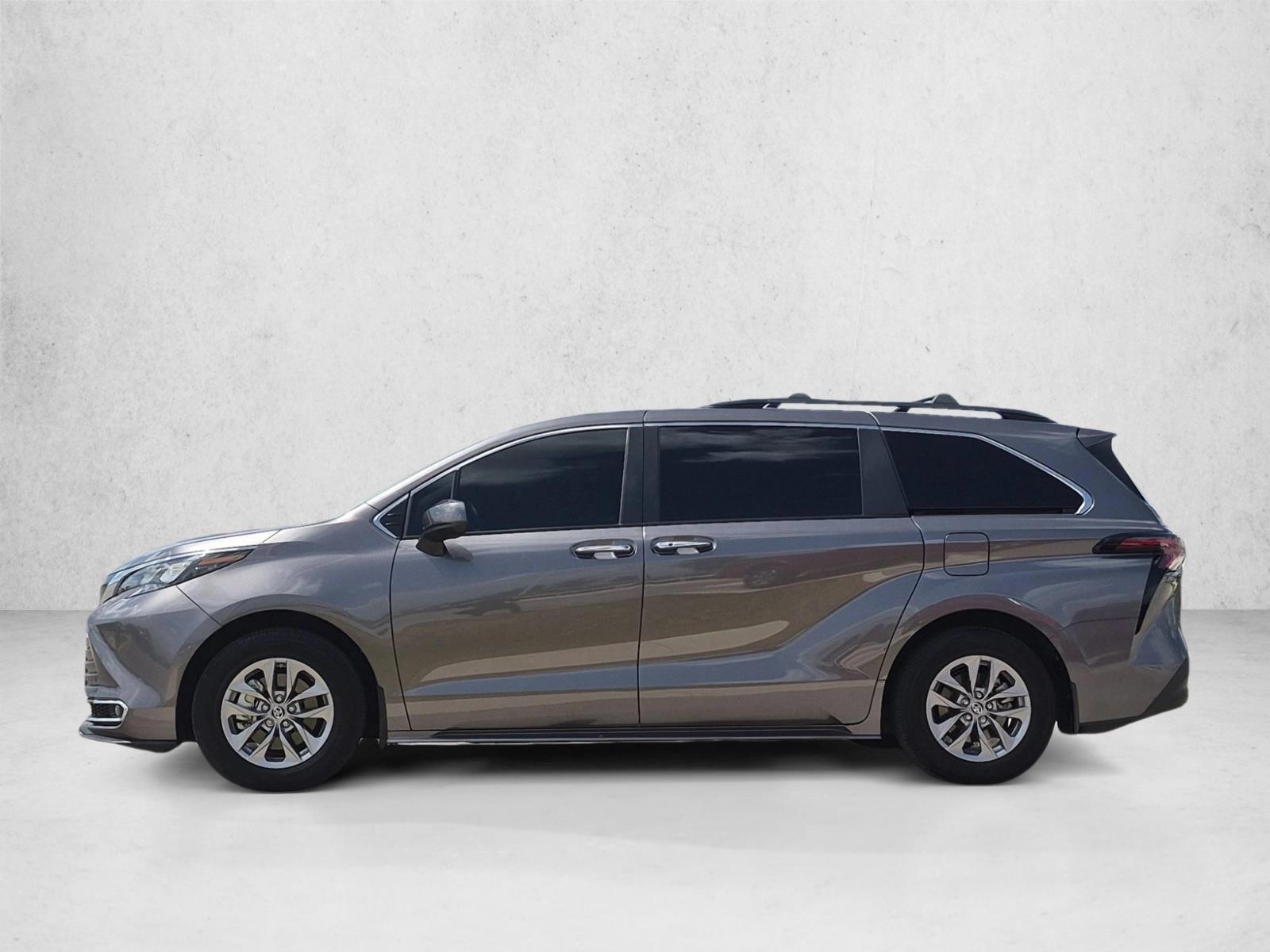 Thumbnail: 2024 Toyota Sienna - 2