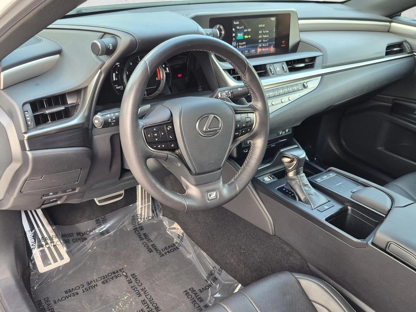 Thumbnail: 2020 Lexus ES - 3