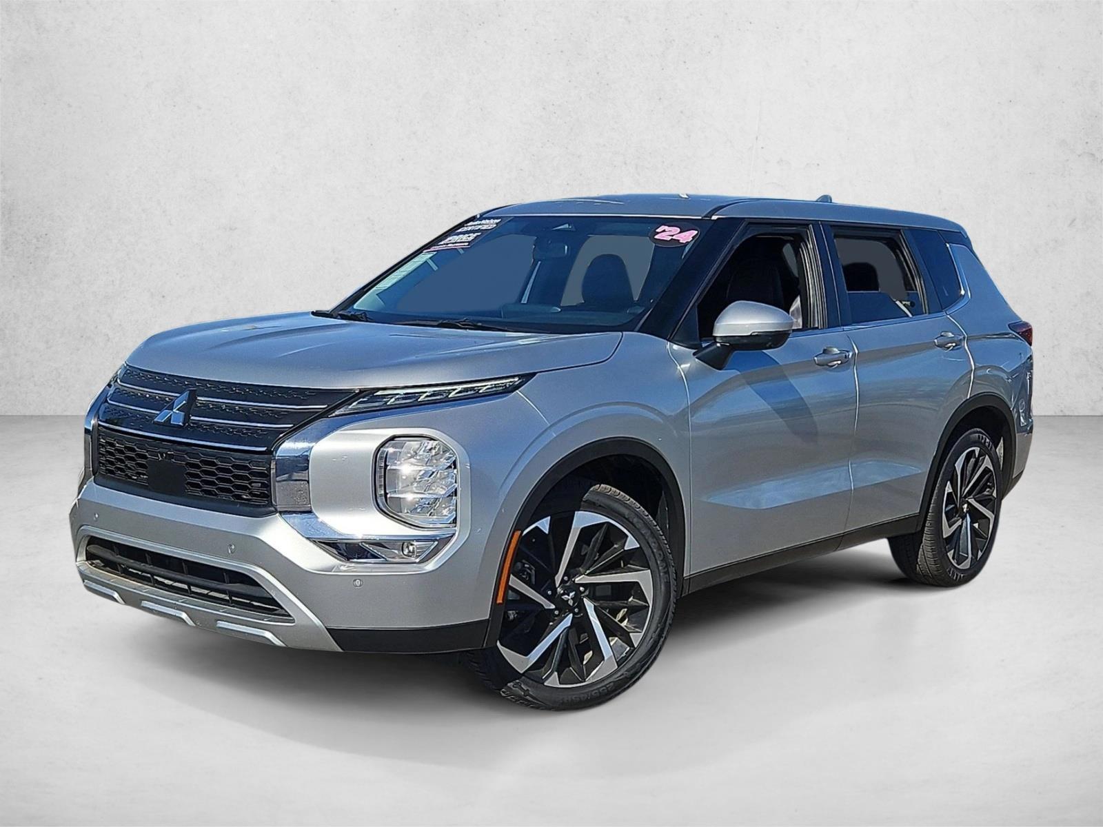 2024 Mitsubishi Outlander SE 2WD's photo