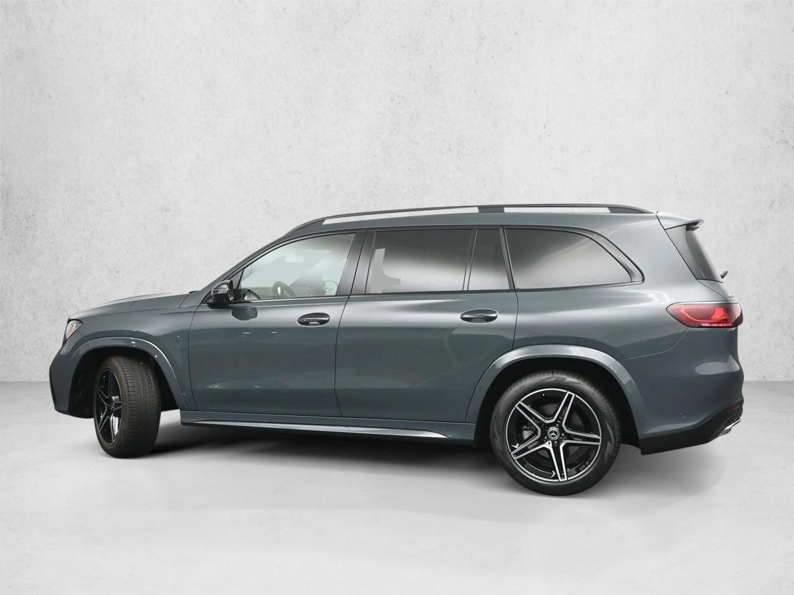 Thumbnail: 2027 Mercedes-Benz GLS - 3