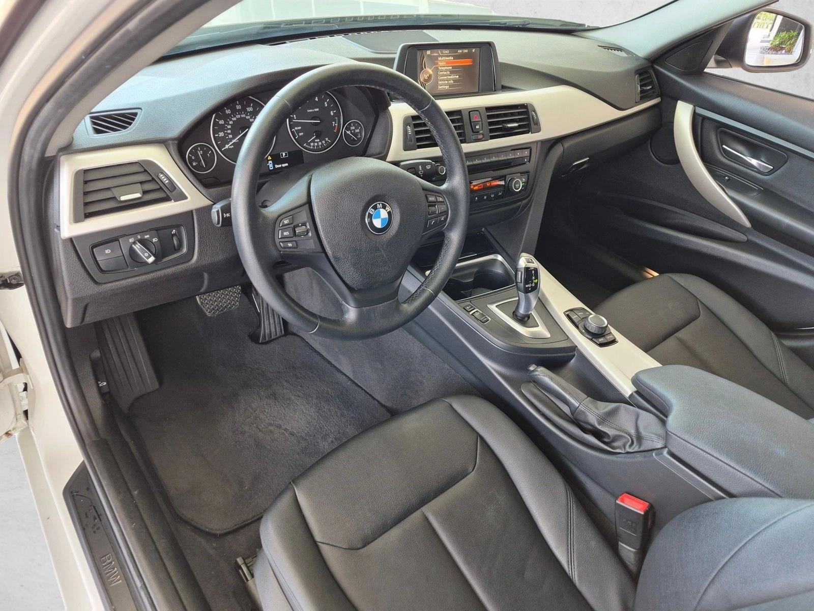 Thumbnail: 2015 BMW 3 Series - 3