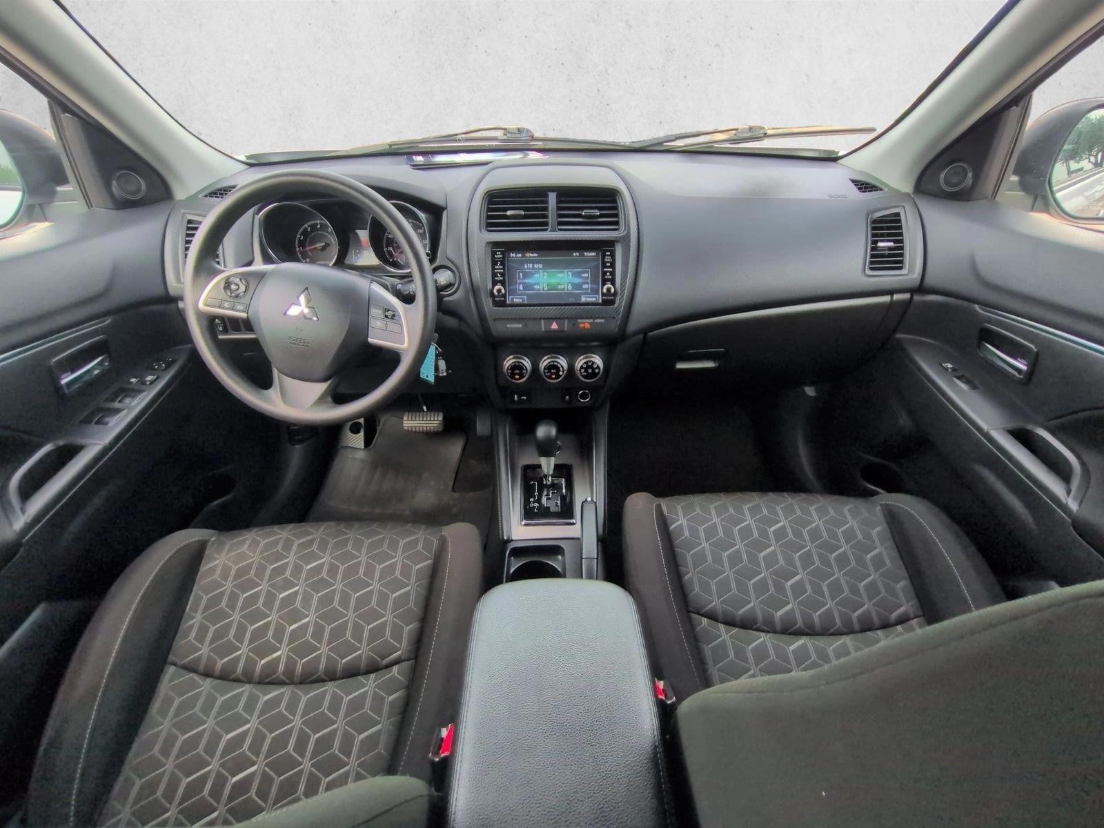 Thumbnail: 2024 Mitsubishi Outlander - 3