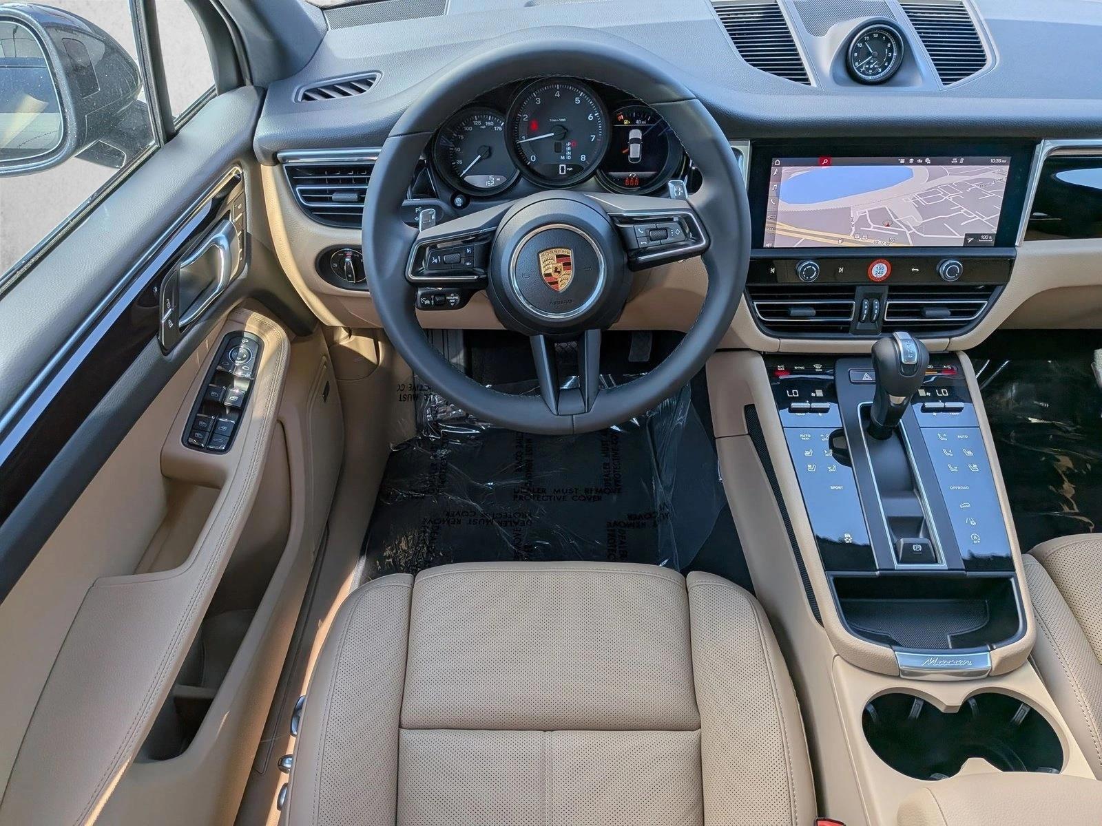 Thumbnail: 2026 Porsche Macan - 4