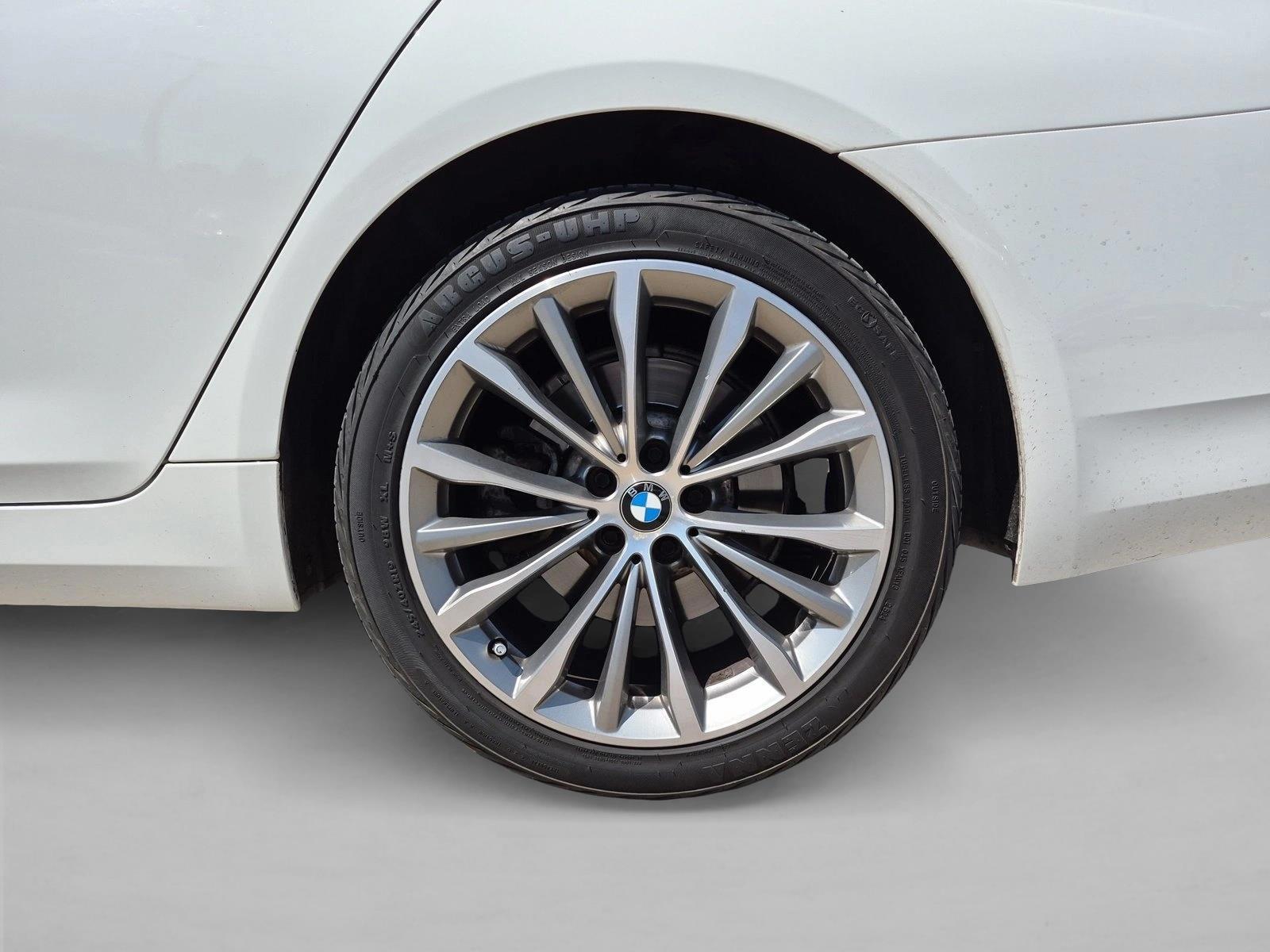 2021 BMW 5 Series 530i - Photo 9