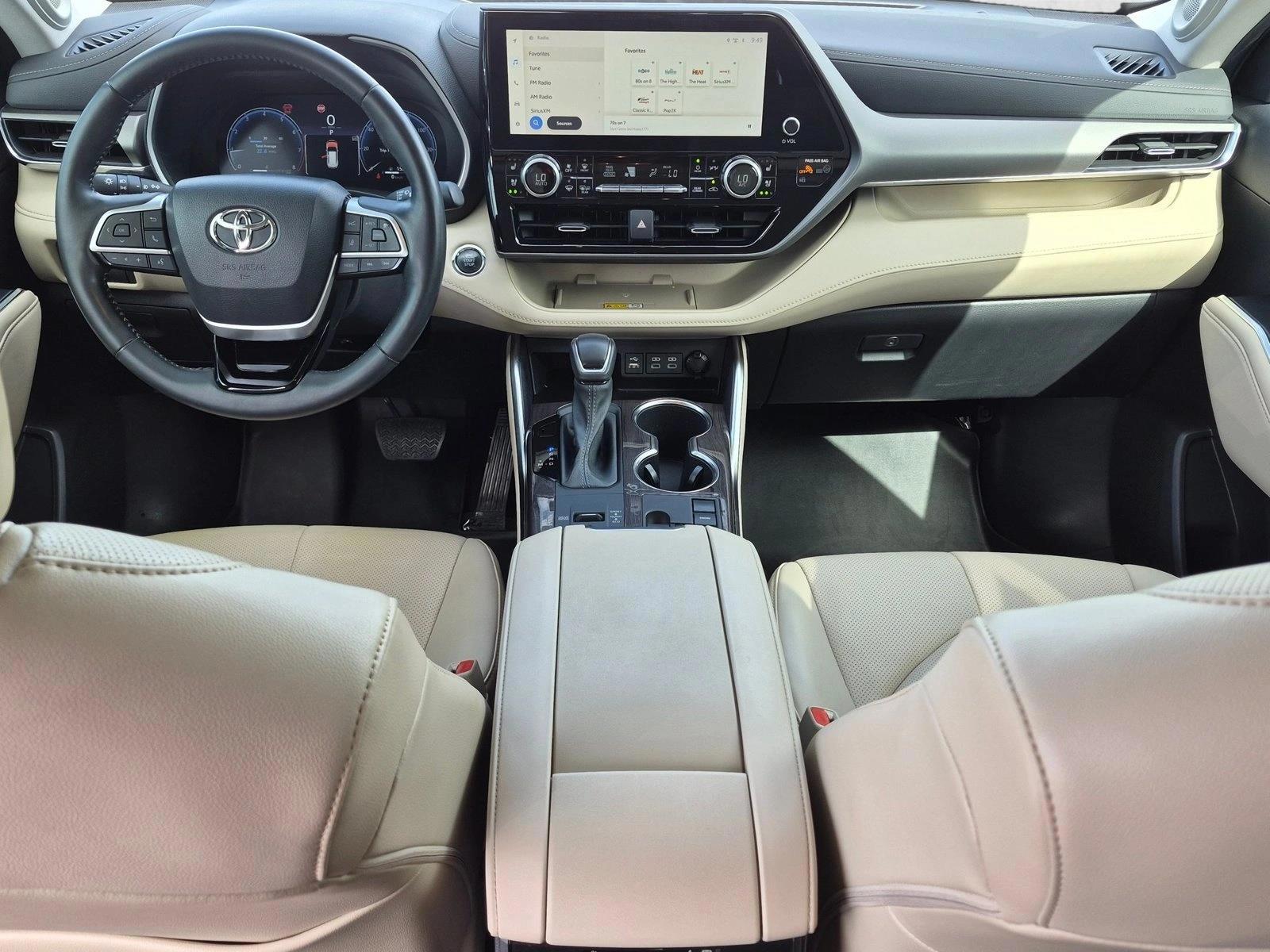 Thumbnail: 2023 Toyota Highlander - 4