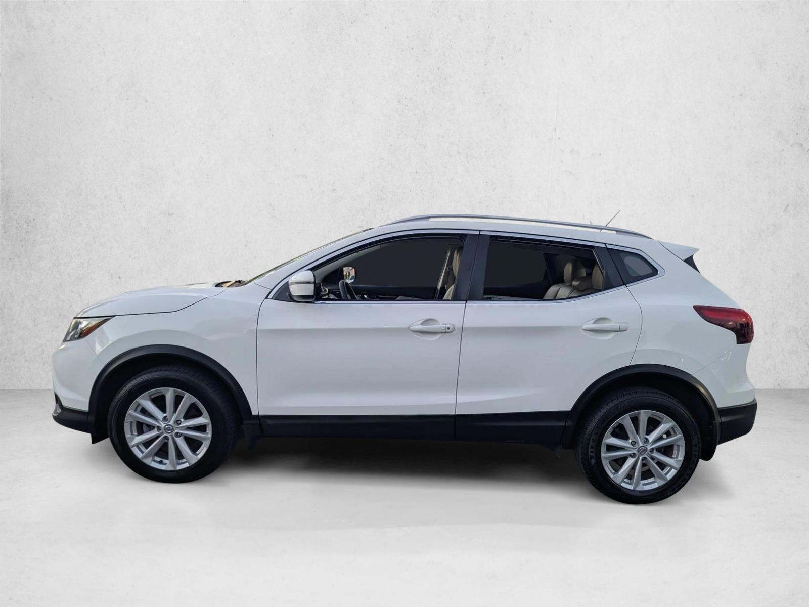 Thumbnail: 2017 Nissan Rogue Sport - 2