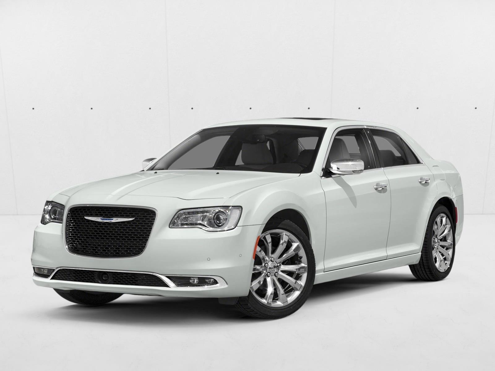 2020 Chrysler 300 Touring's photo