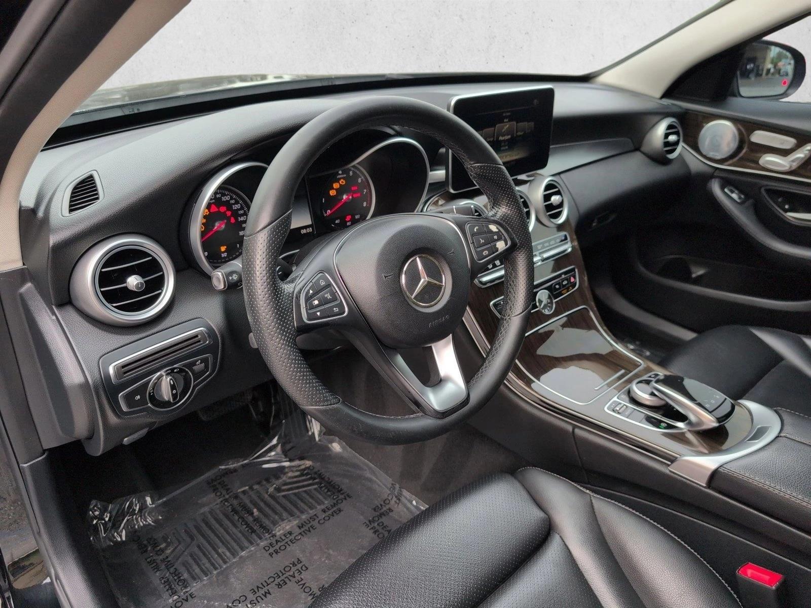 Thumbnail: 2015 Mercedes-Benz C-Class - 3