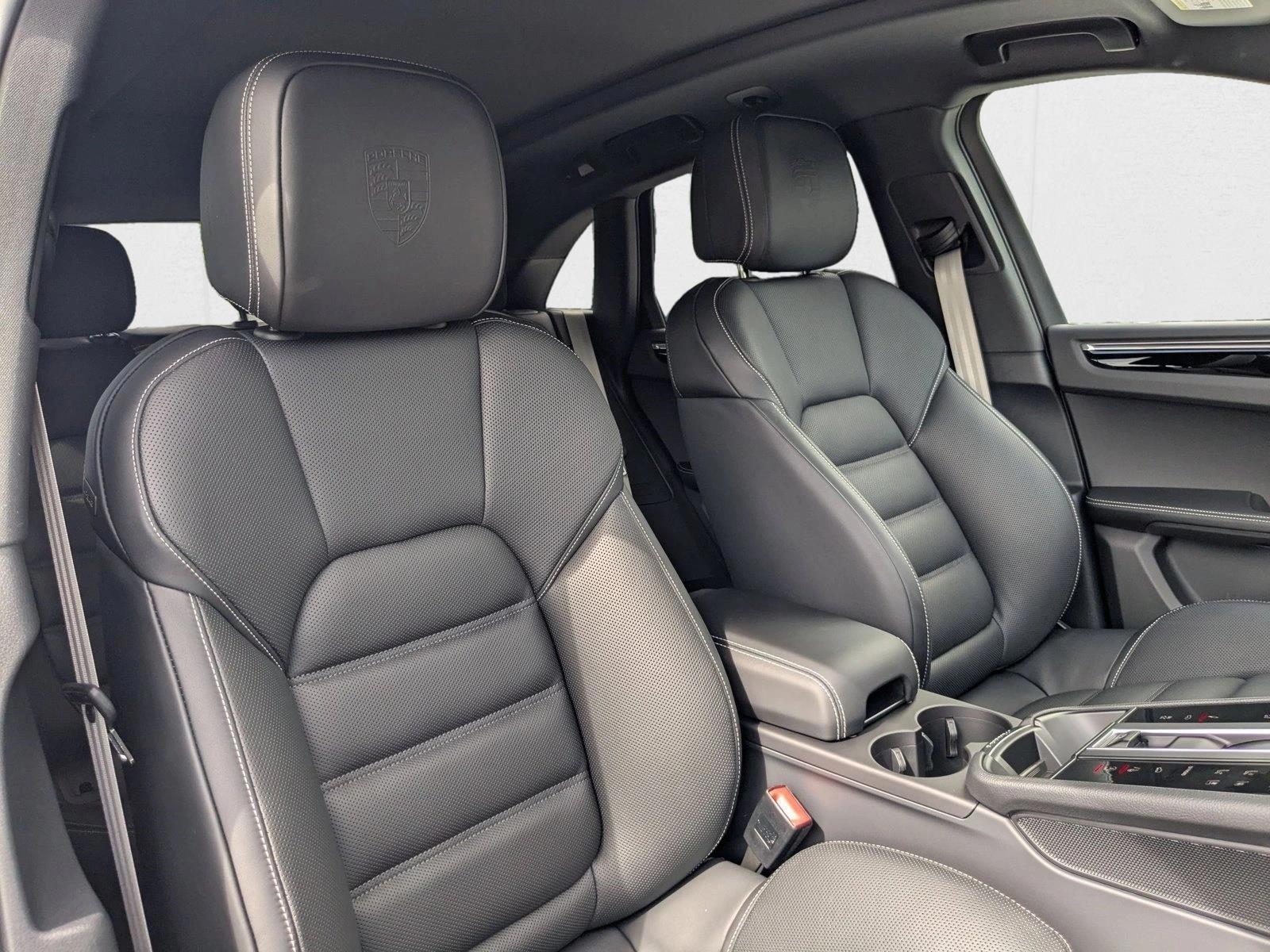 2025 Porsche Macan S - Photo 24