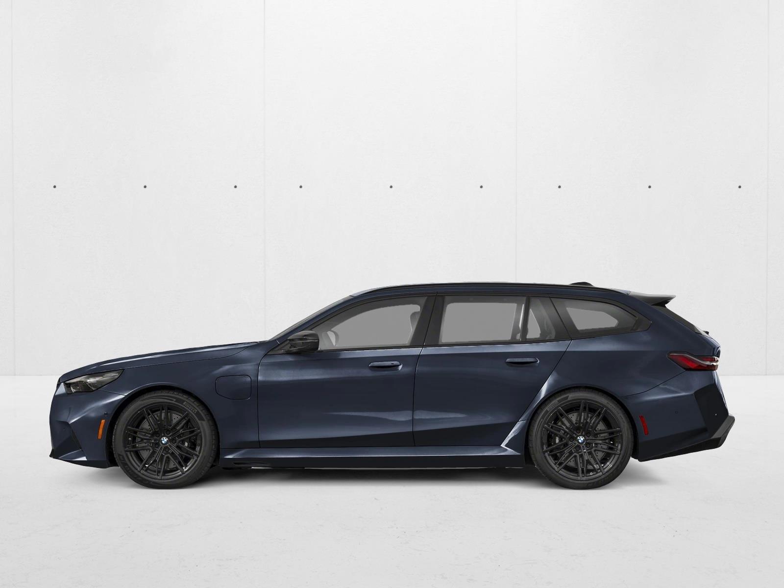 Thumbnail: 2027 BMW M5 - 2