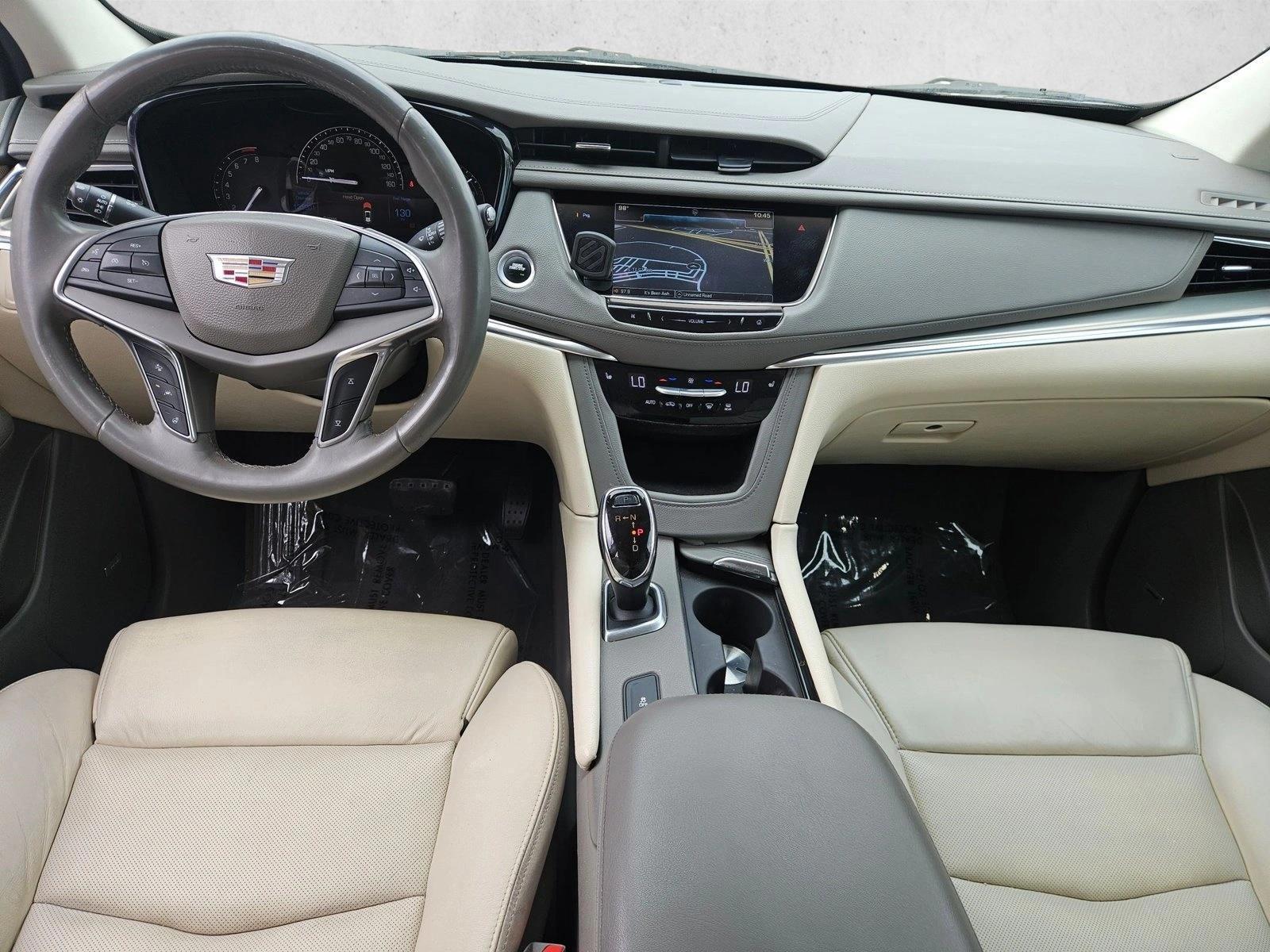 Thumbnail: 2017 Cadillac XT5 - 3