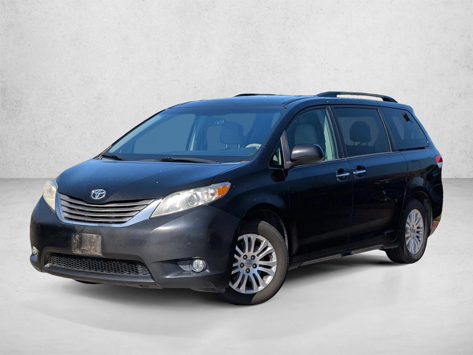 Thumbnail: 2013 Toyota Sienna - 1