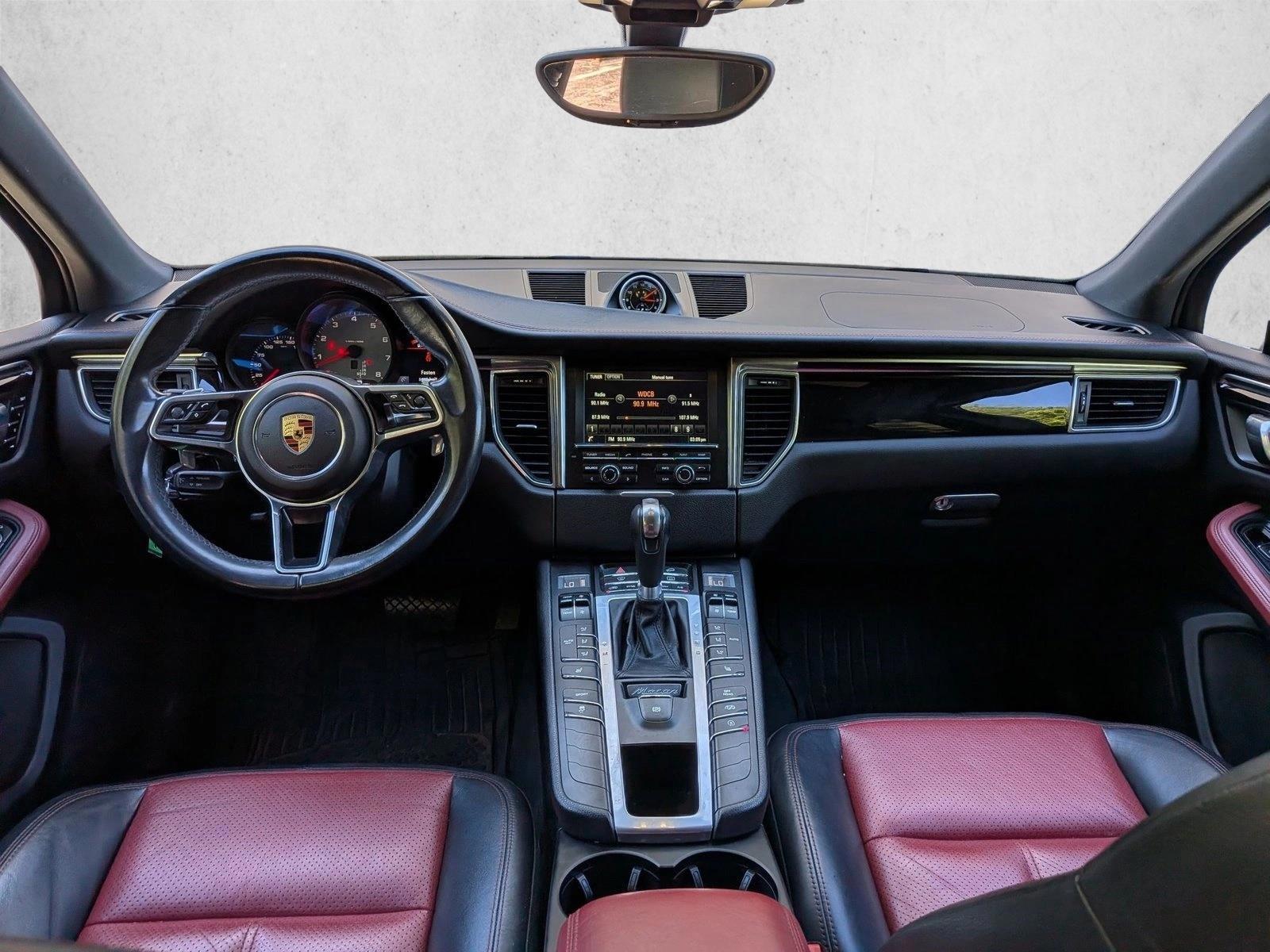 Thumbnail: 2016 Porsche Macan - 4