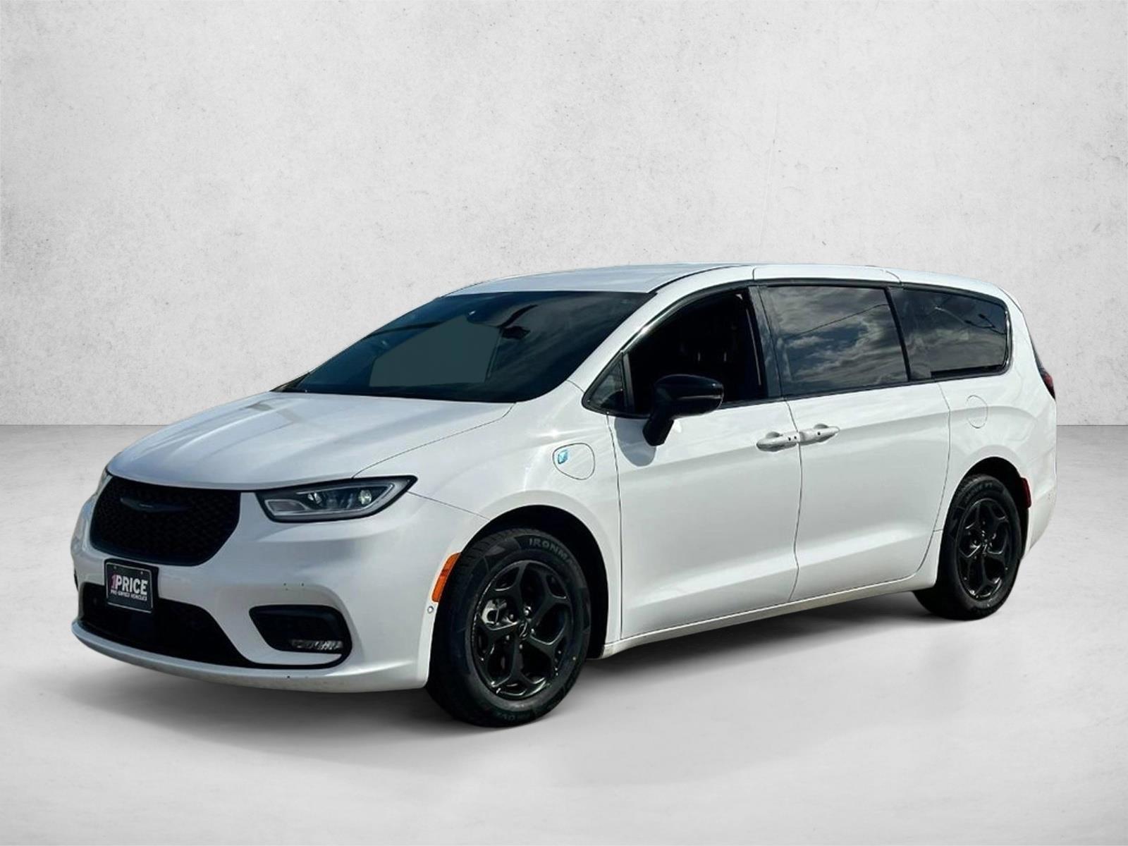 Thumbnail: 2024 Chrysler Pacifica - 1