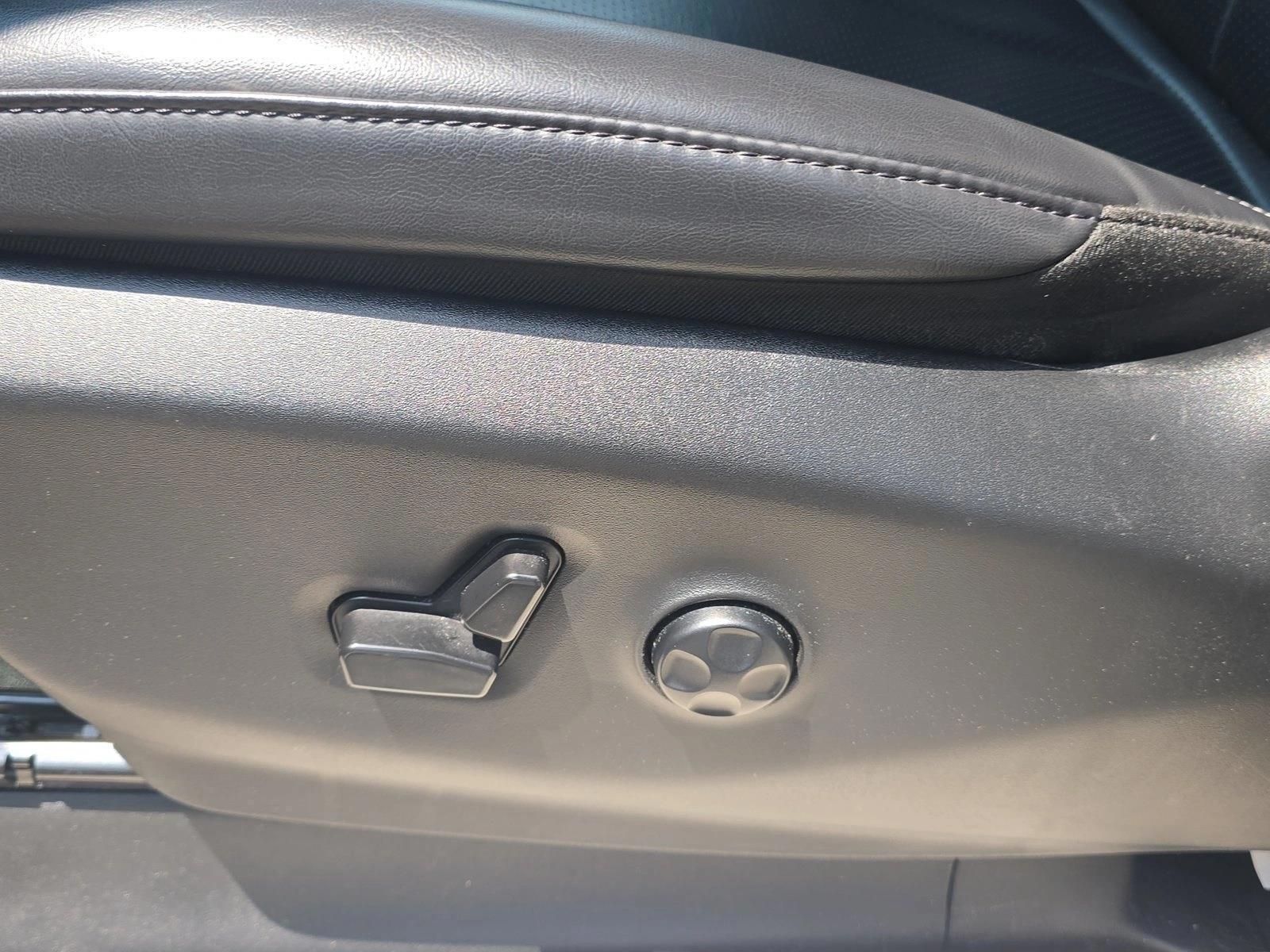 Thumbnail: 2024 Chrysler Pacifica - 3