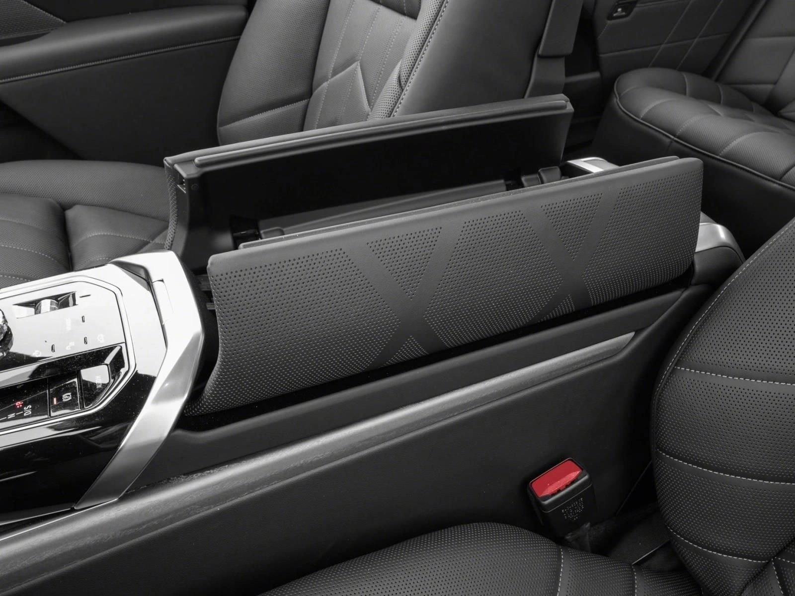 Thumbnail: 2026 BMW 7 Series - 4