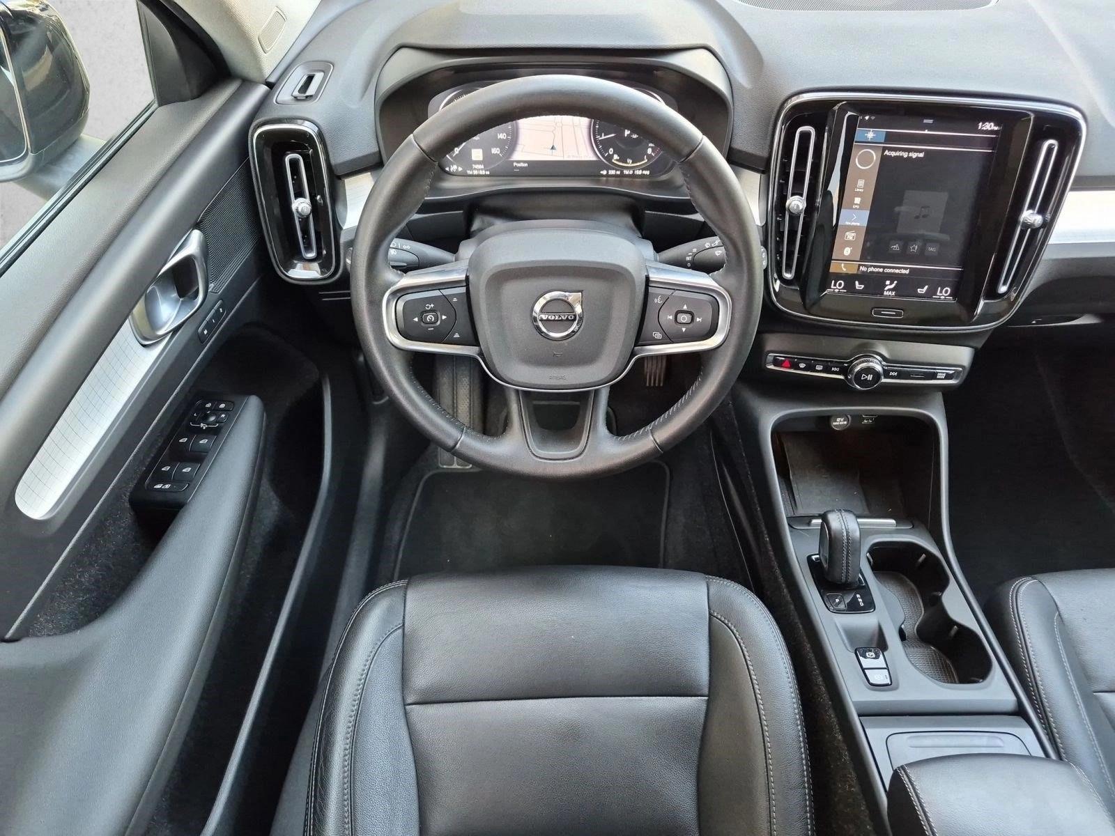 Thumbnail: 2021 Volvo XC40 - 3