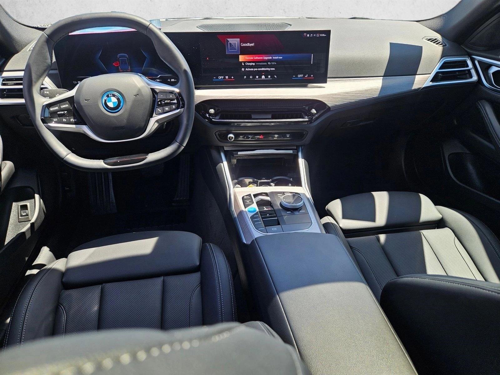Thumbnail: 2025 BMW i4 - 3