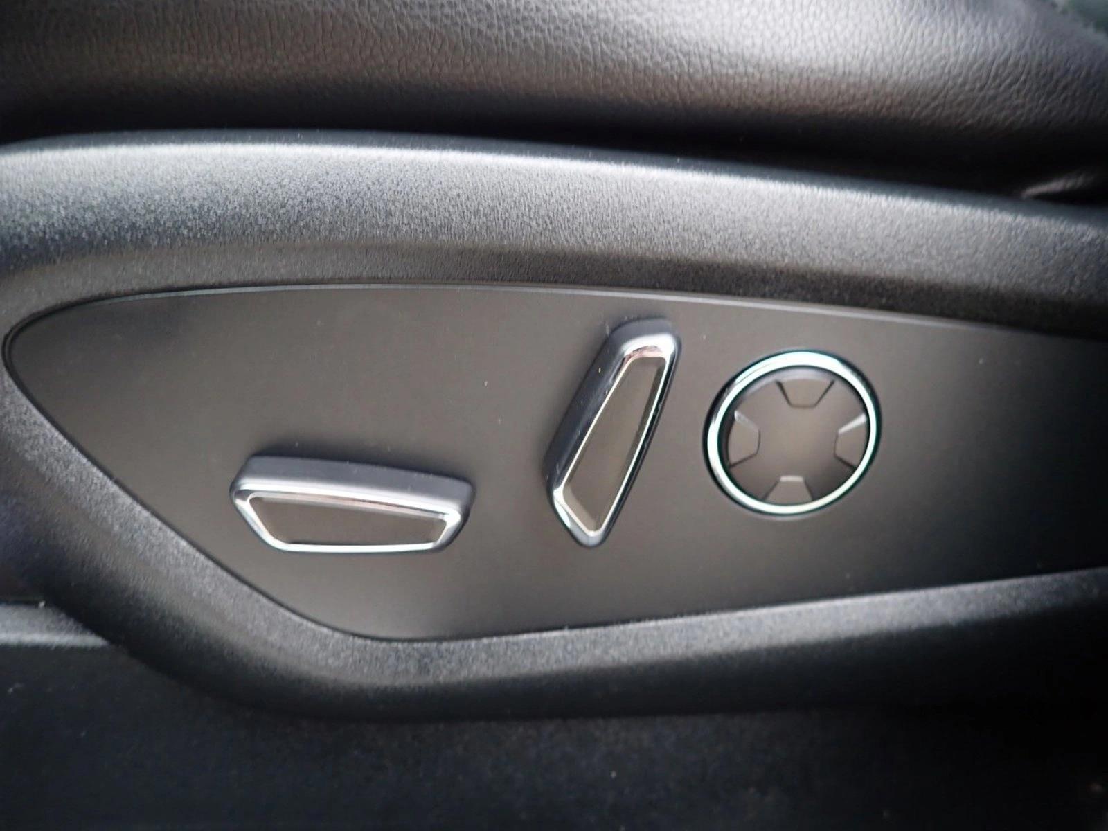 Thumbnail: 2018 Lincoln MKC - 4