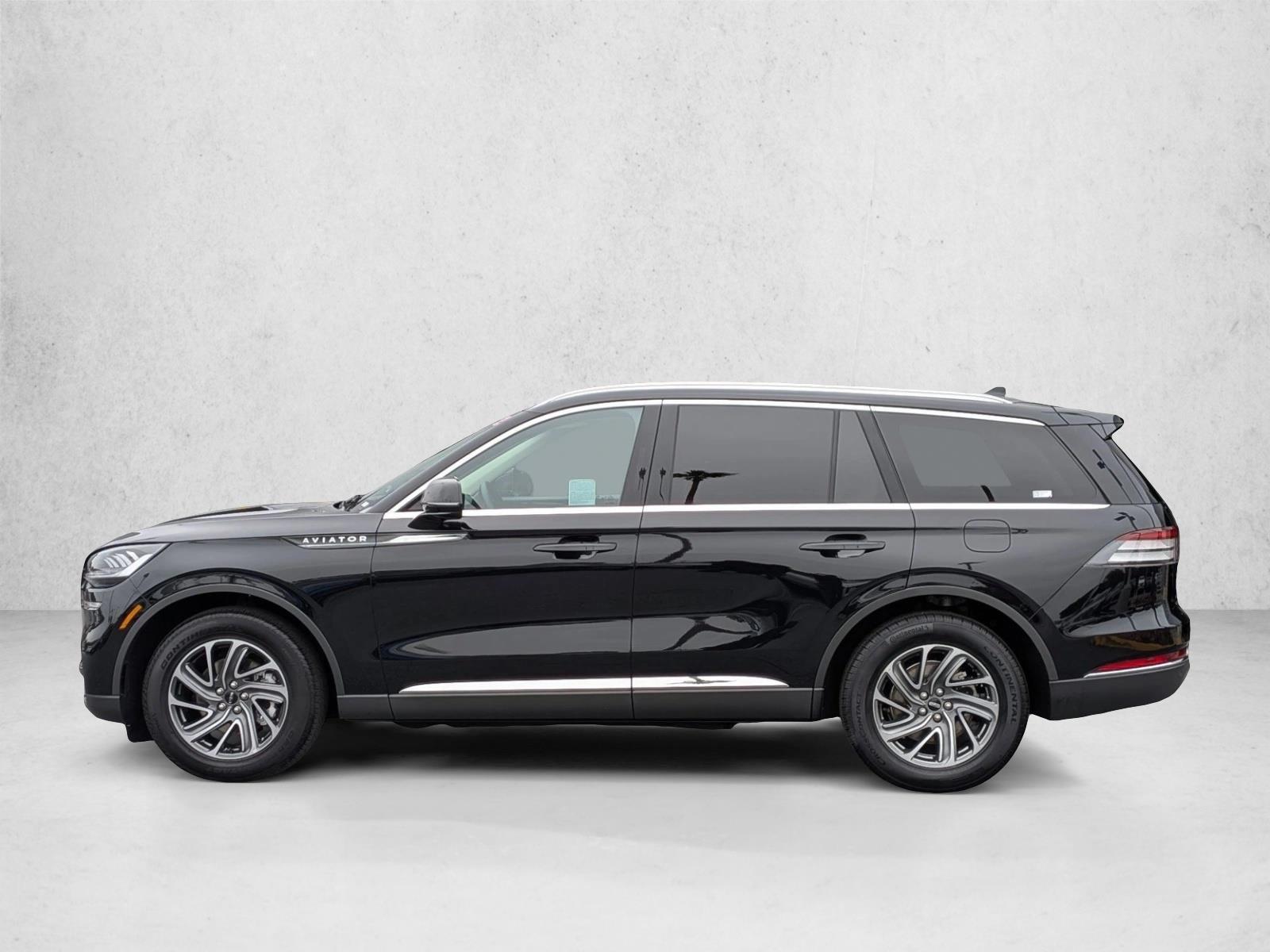 Thumbnail: 2023 Lincoln Aviator - 2