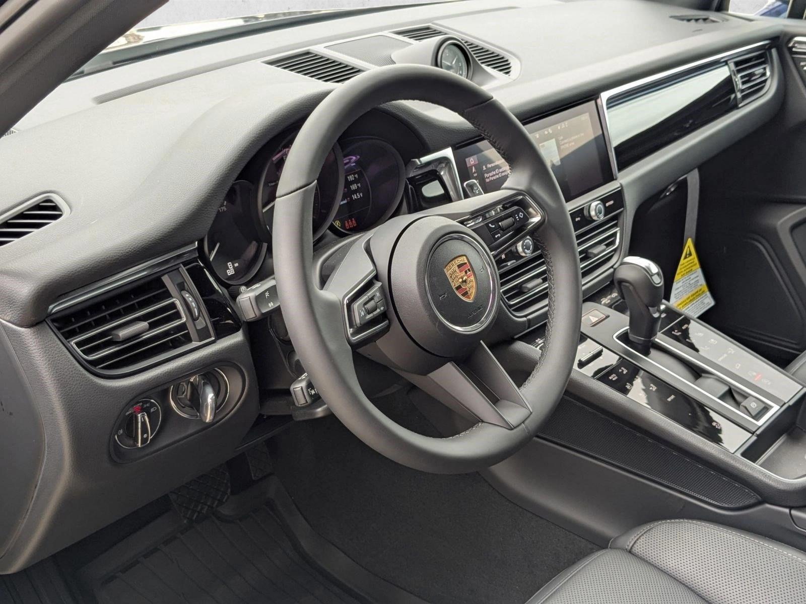 Thumbnail: 2026 Porsche Macan - 3