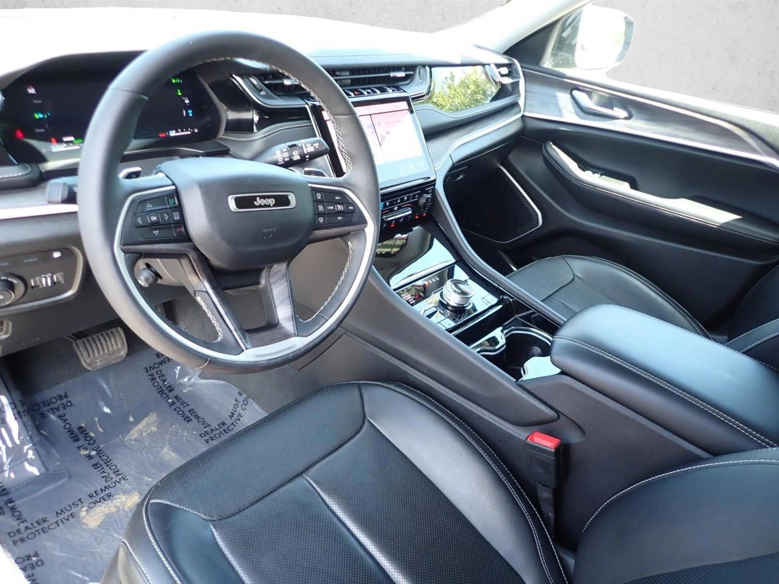 Thumbnail: 2022 Jeep Grand Cherokee - 3