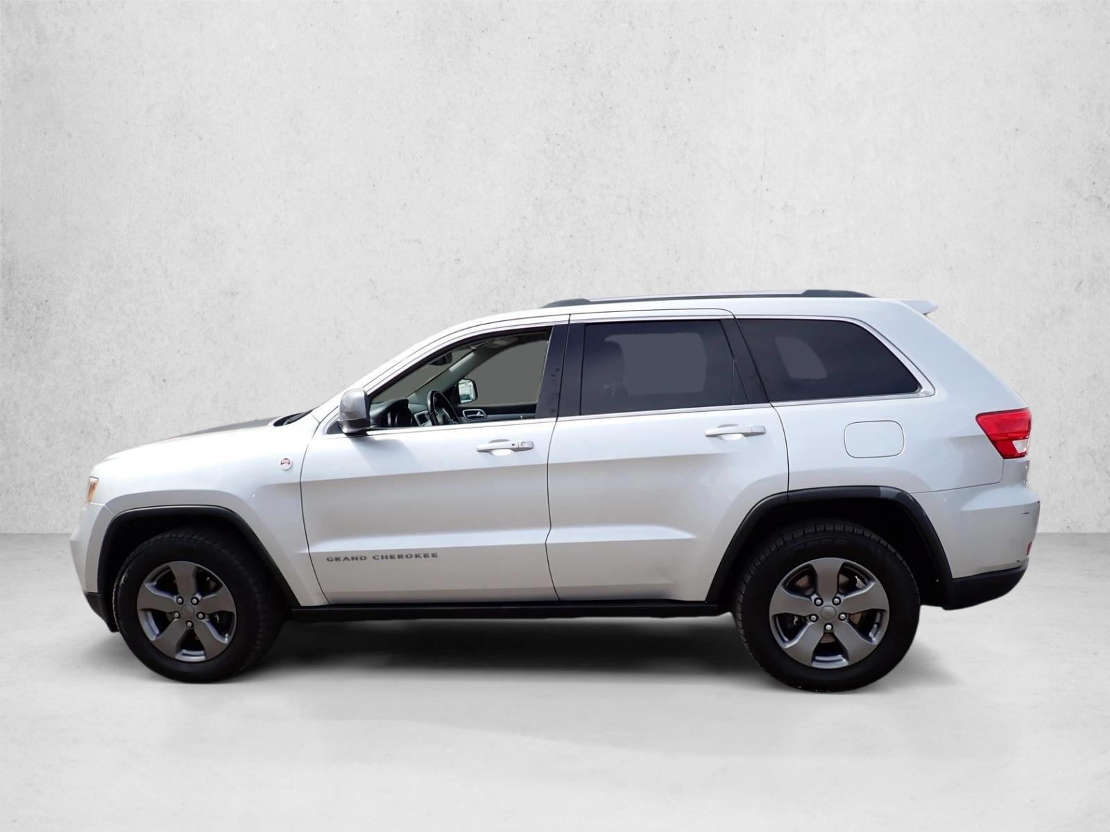 Thumbnail: 2013 Jeep Grand Cherokee - 2