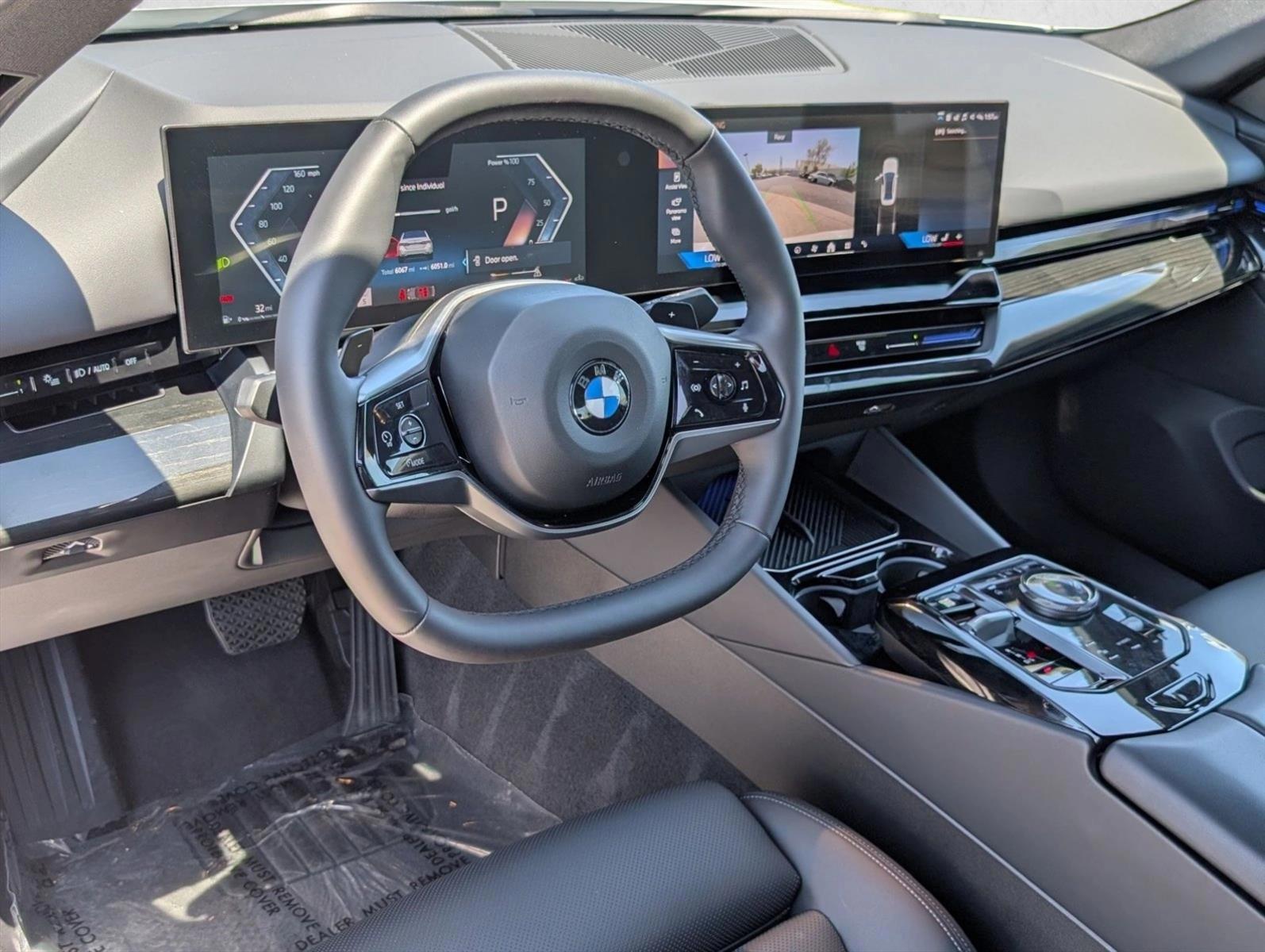 Thumbnail: 2025 BMW 5 Series - 3