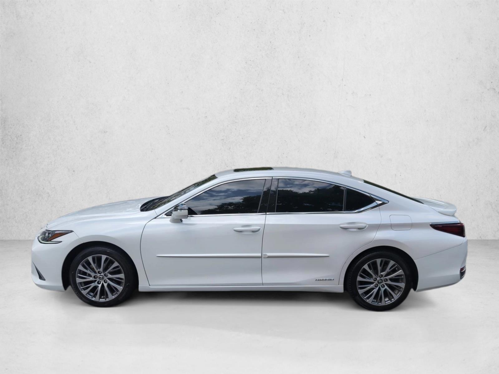 Thumbnail: 2020 Lexus ES - 2